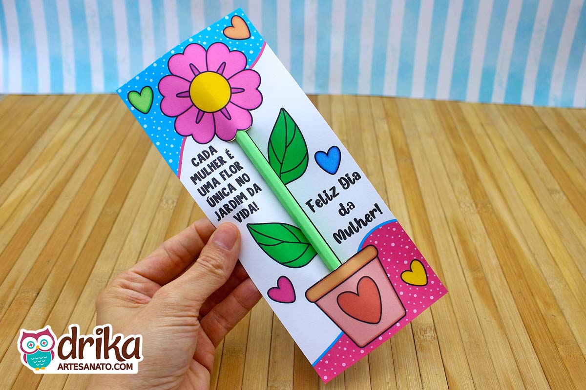 Lembrancinha de Dia da Mulher: Cartão Porta Lápis com Flor
