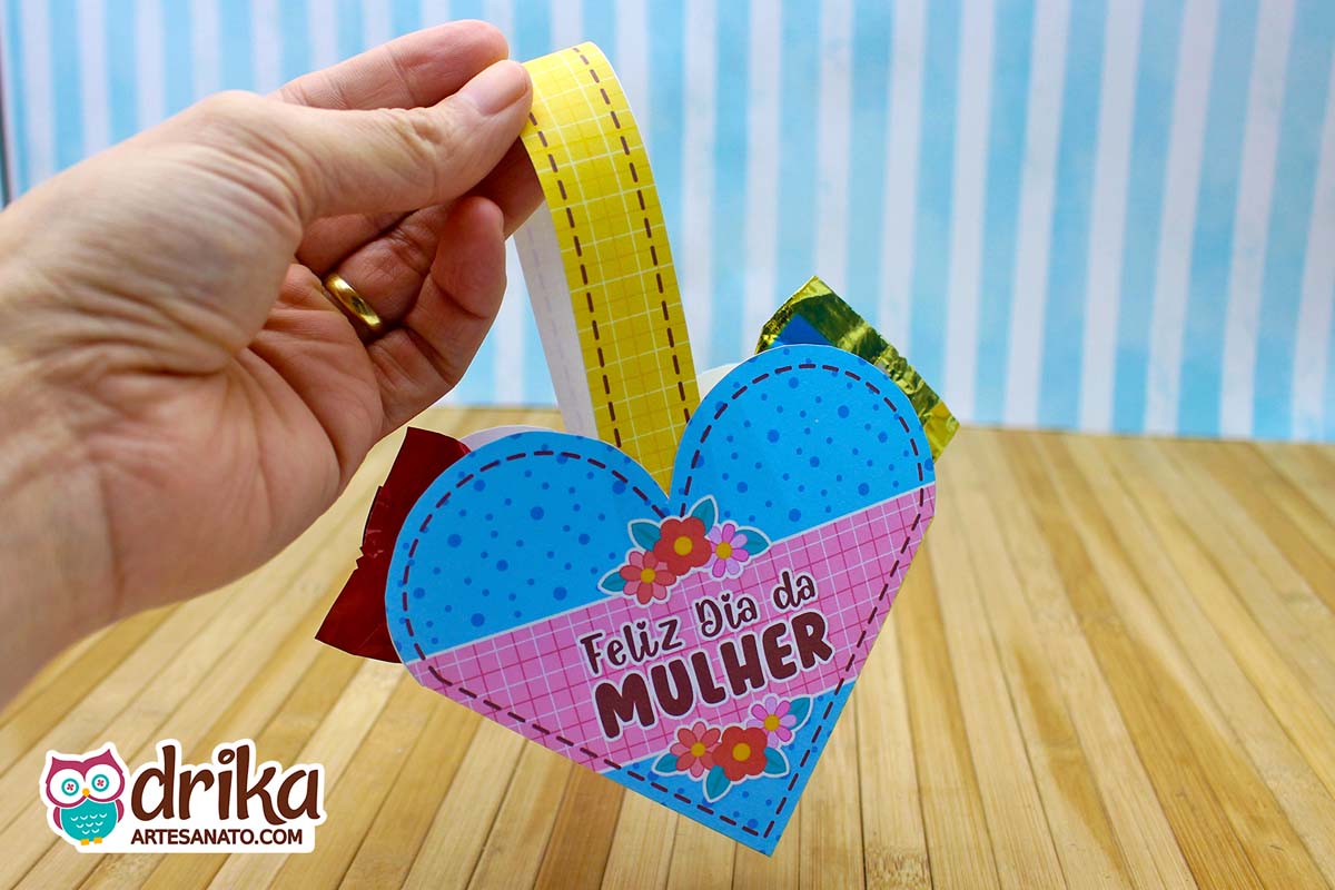 Lembrancinha de Dia da Mulher: Cestinha de Coração