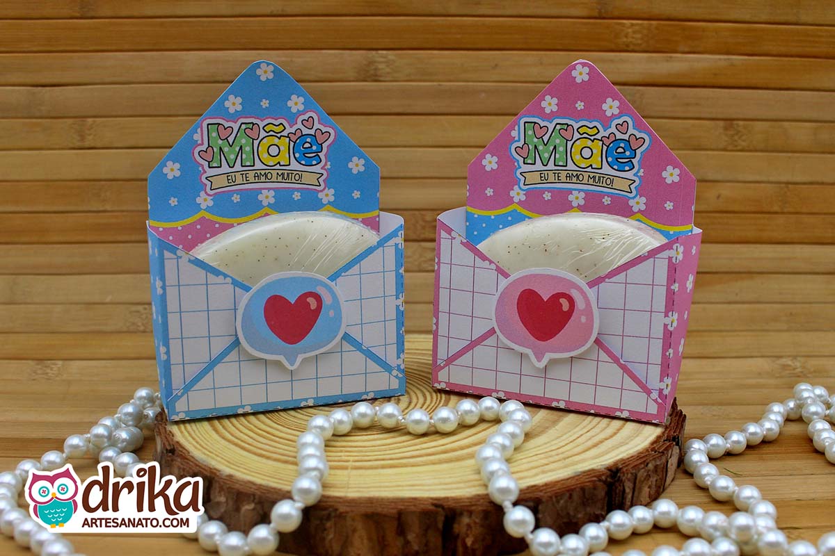 Duas Caixas estilo Envelope tamanho Mini com sabonetes e pérolas