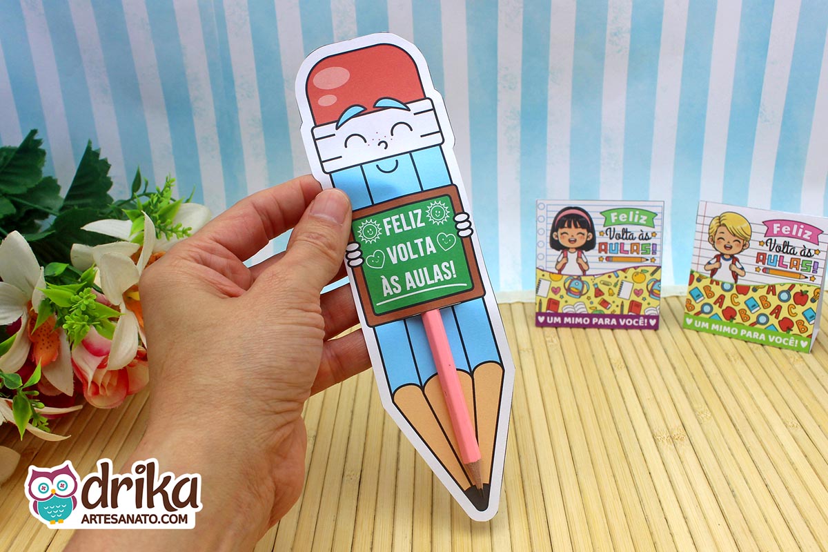 Lembrancinha de Volta &agrave;s Aulas: Cart&atilde;o Porta-l&aacute;pis Gigante Meninos