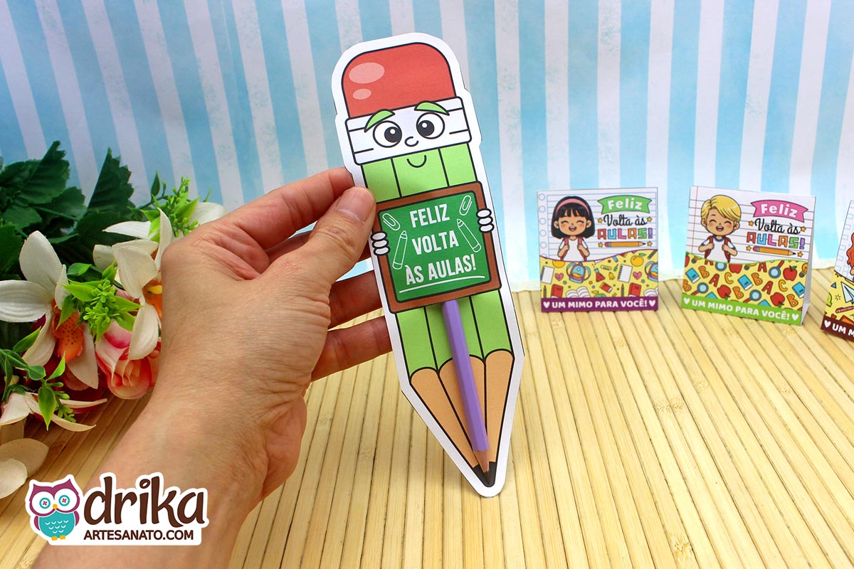Lembrancinha de Volta &agrave;s Aulas: Cart&atilde;o Porta-l&aacute;pis Gigante Meninos